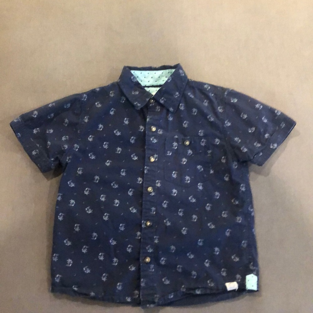 Free Planet button down